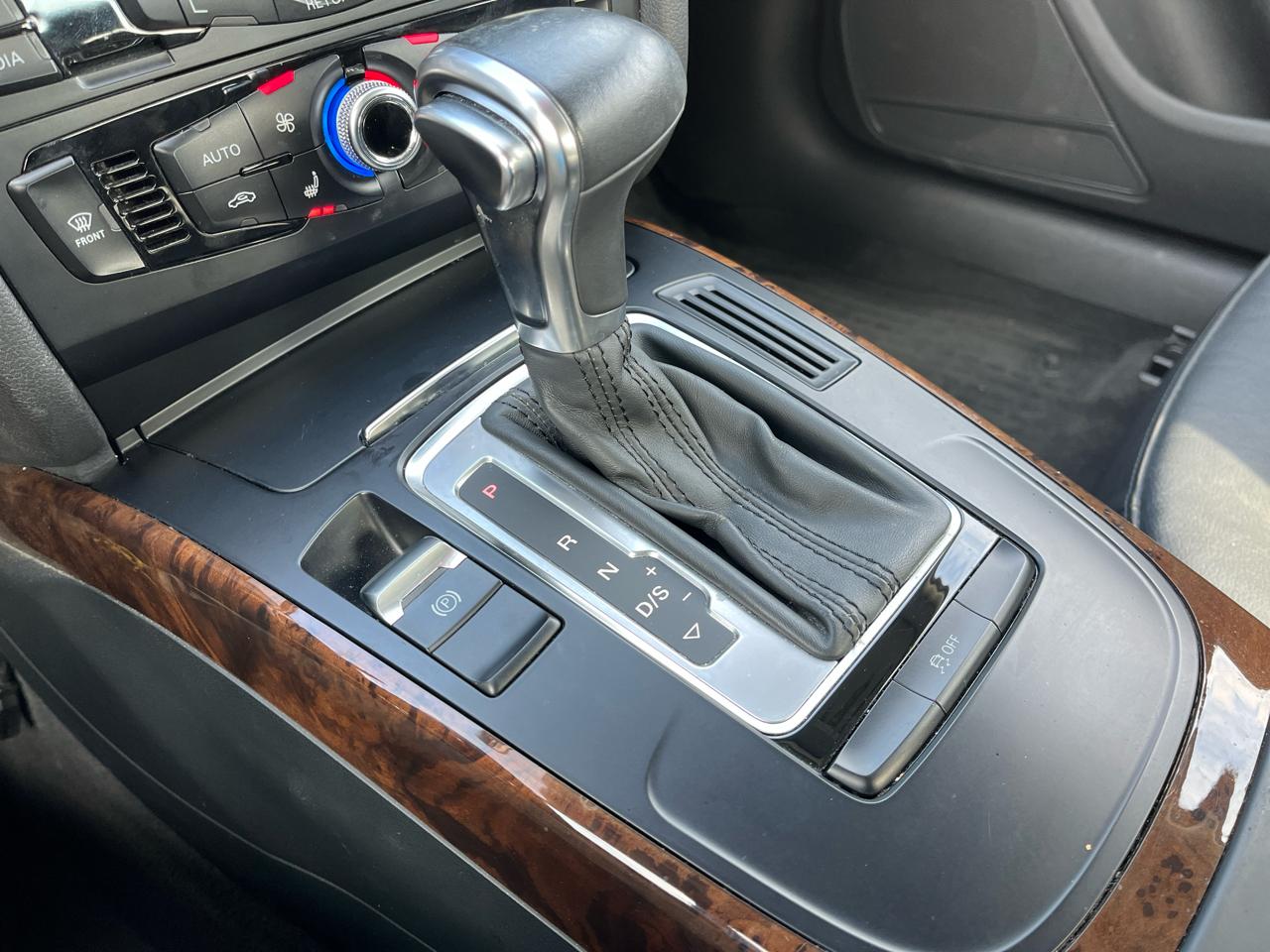 Audi A4 4dr Sdn Auto quattro 2.0T Premium 2014