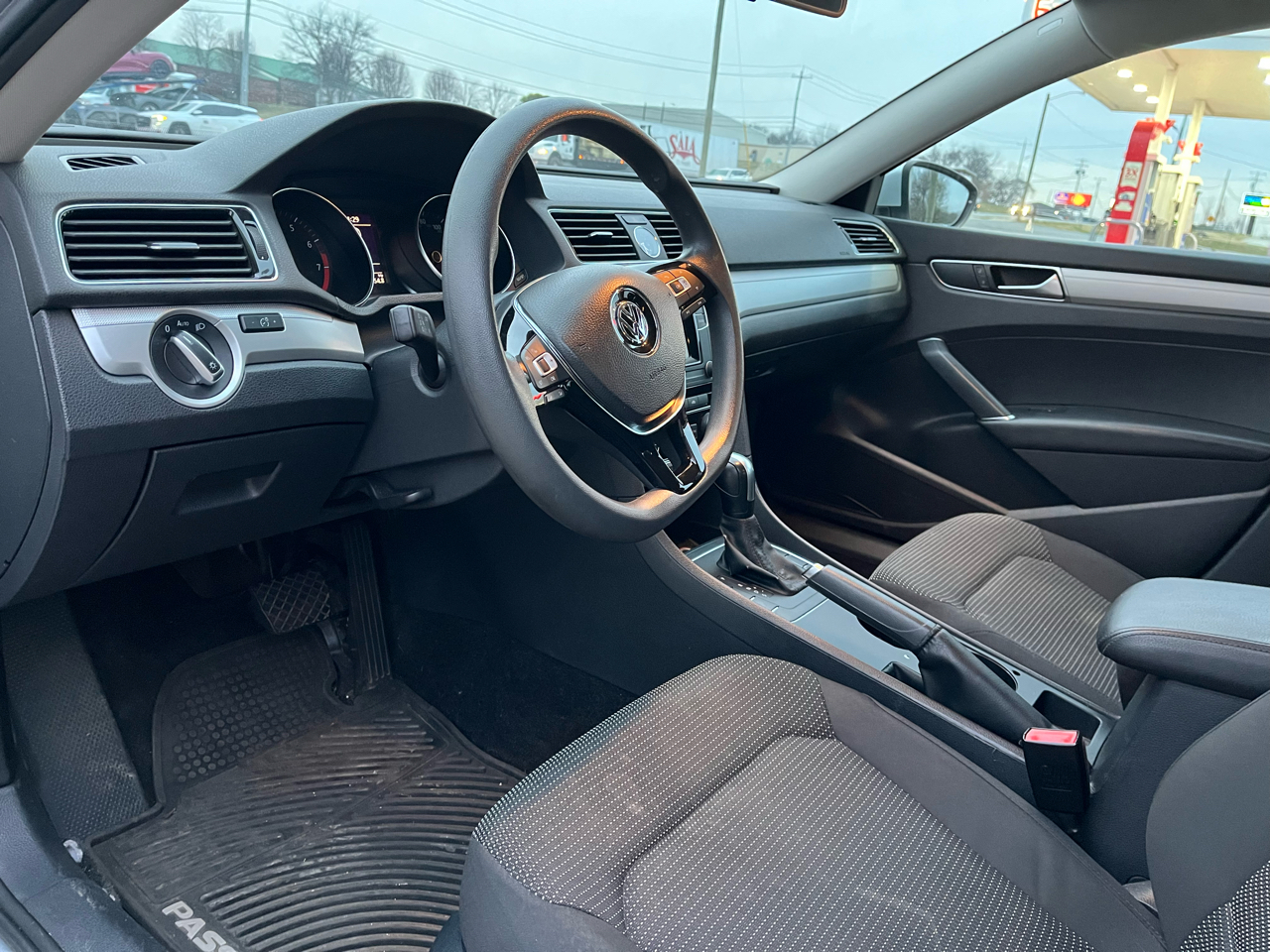 Volkswagen Passat 4dr Sdn 1.8T Auto S PZEV 2016