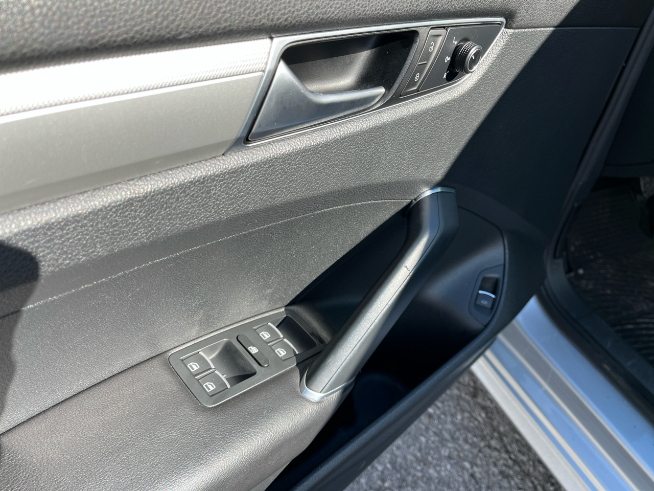 Volkswagen Passat 4dr Sdn 1.8T Auto S PZEV 2016