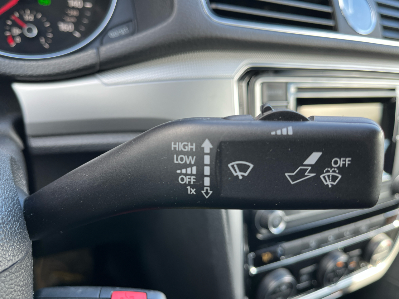 Volkswagen Passat 4dr Sdn 1.8T Auto S PZEV 2016