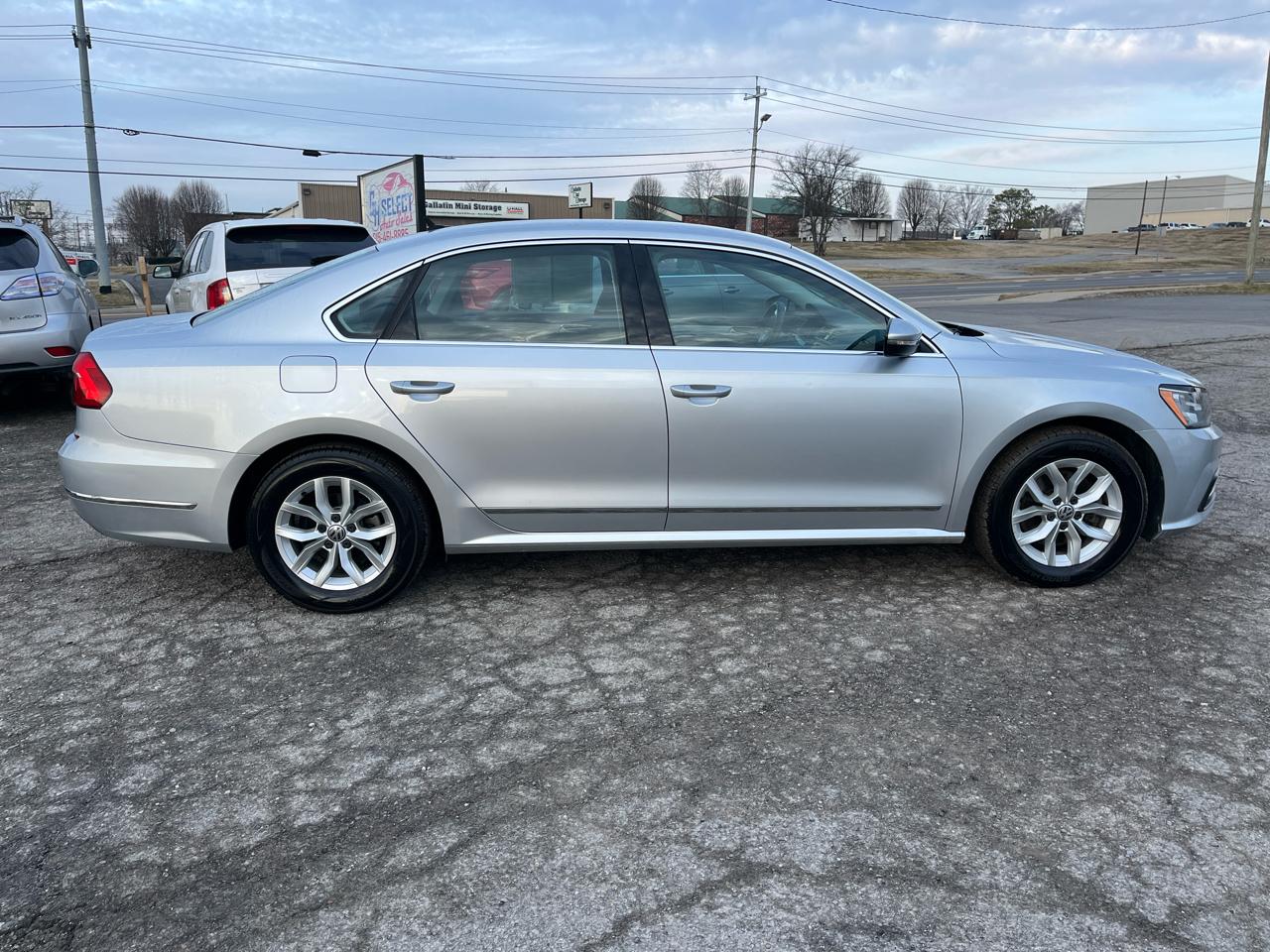 Volkswagen Passat 4dr Sdn 1.8T Auto S PZEV 2016