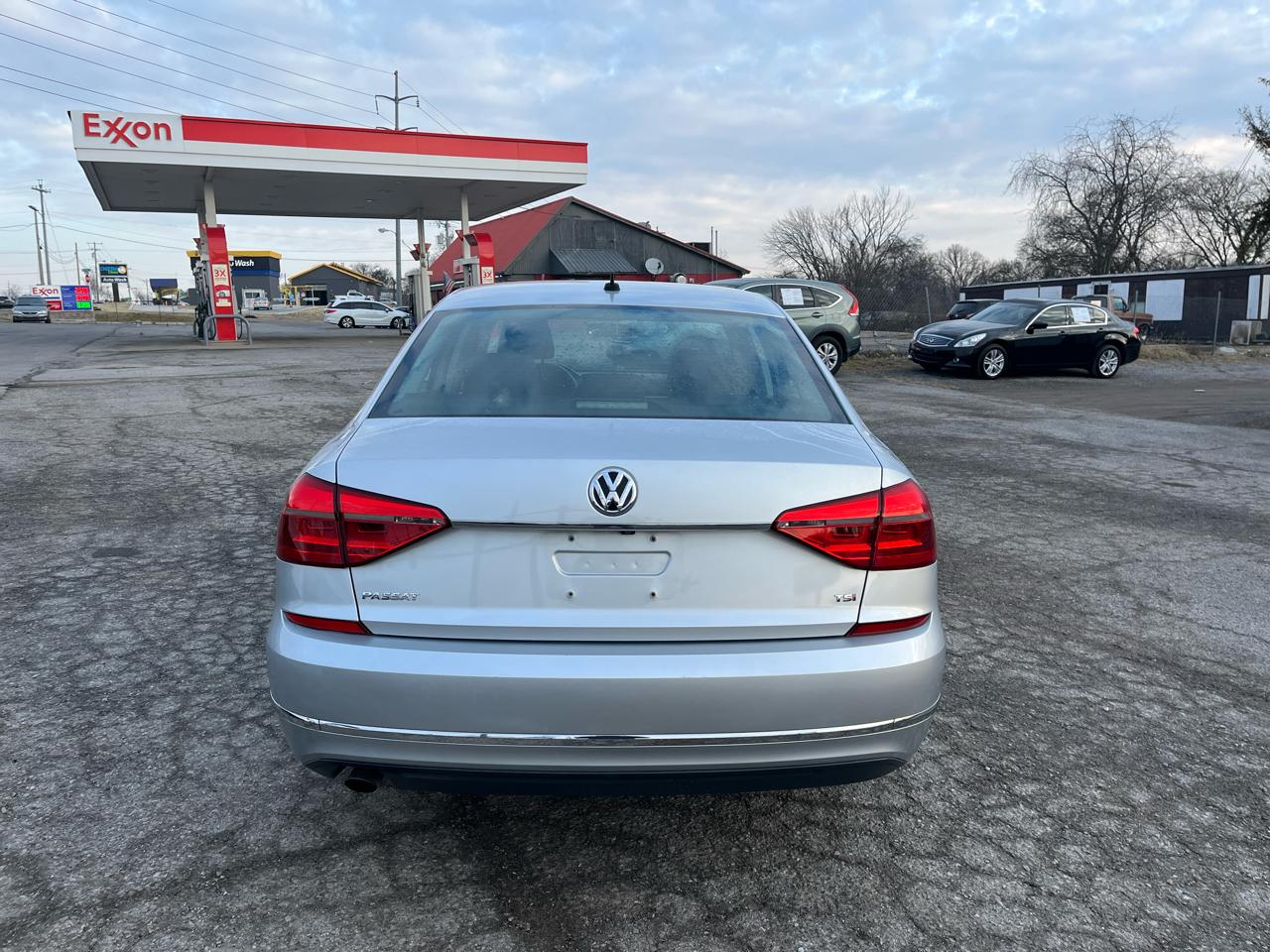 Volkswagen Passat 4dr Sdn 1.8T Auto S PZEV 2016