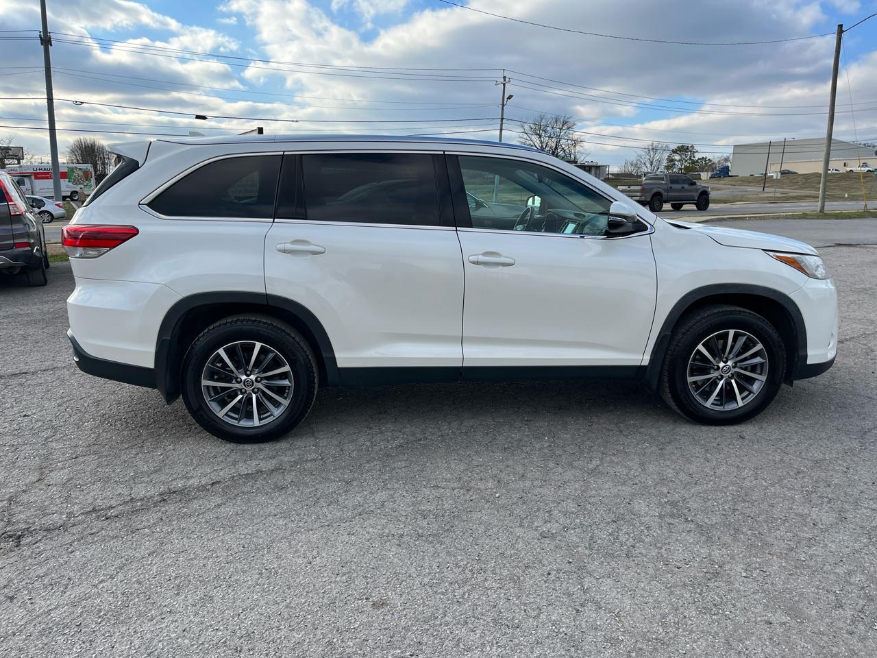 Toyota Highlander XLE AWD V6 2019