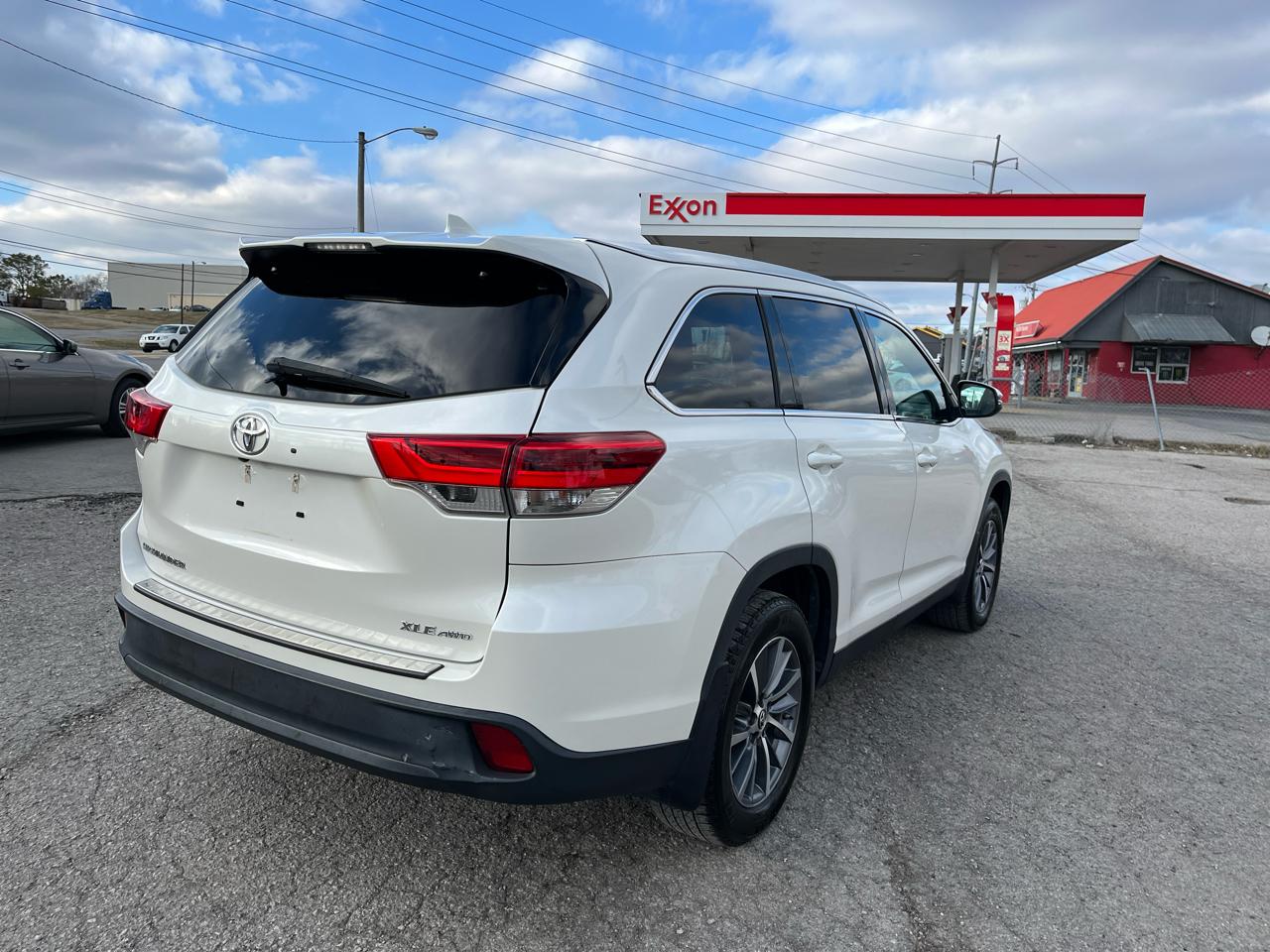 Toyota Highlander XLE AWD V6 2019