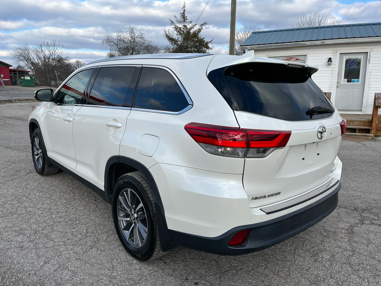 Toyota Highlander XLE AWD V6 2019