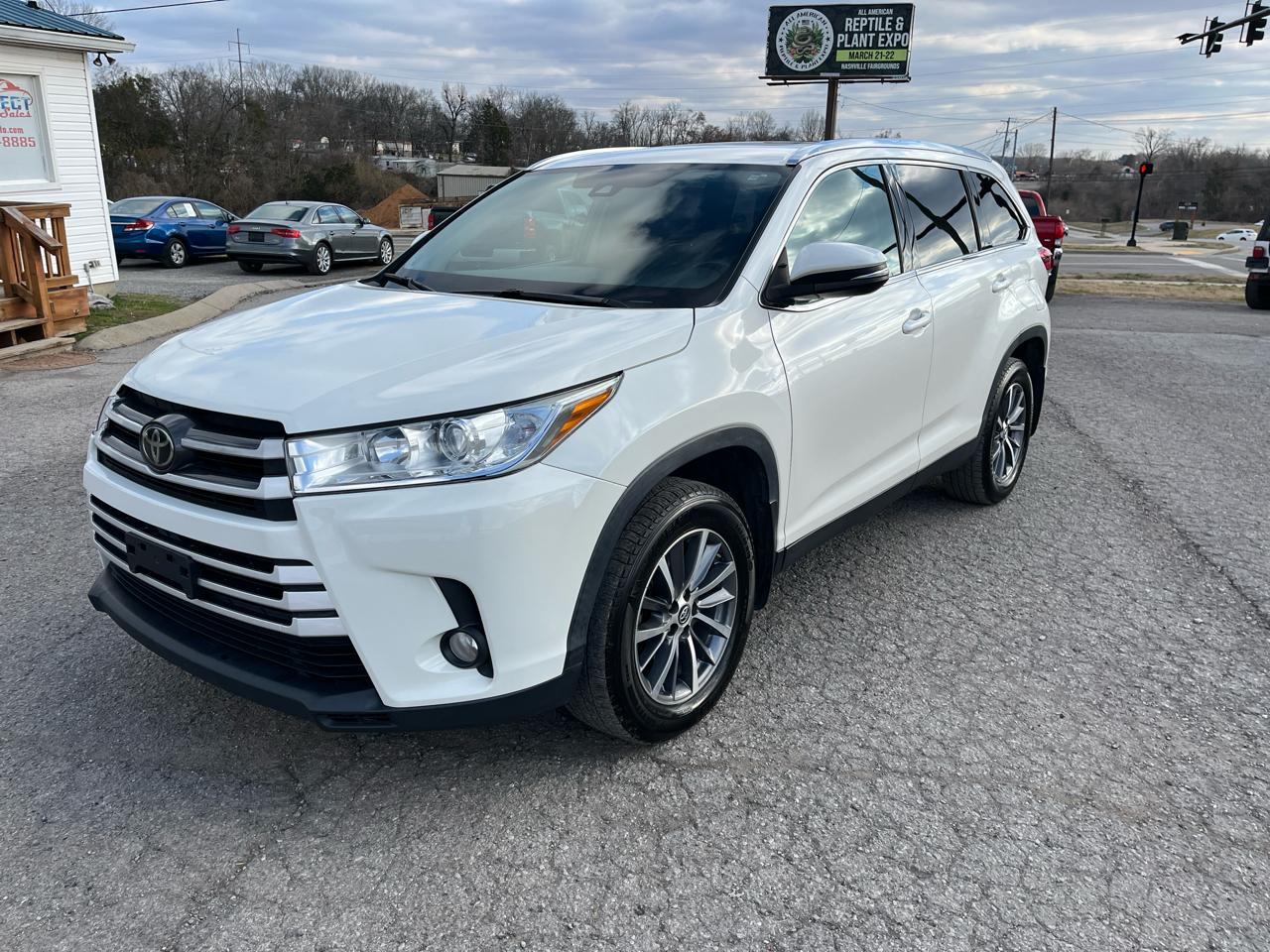 Toyota Highlander XLE AWD V6 2019