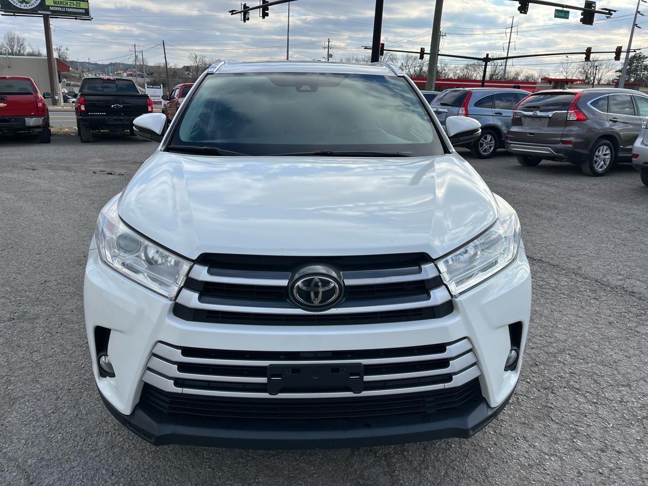 Toyota Highlander XLE AWD V6 2019