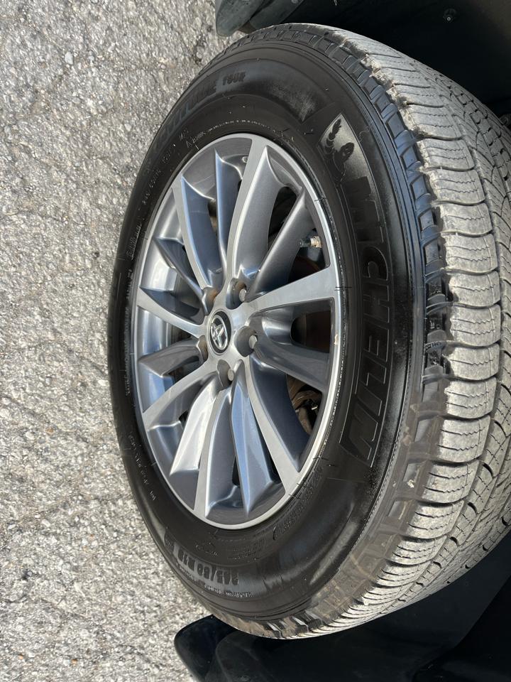 Toyota Highlander XLE AWD V6 2019