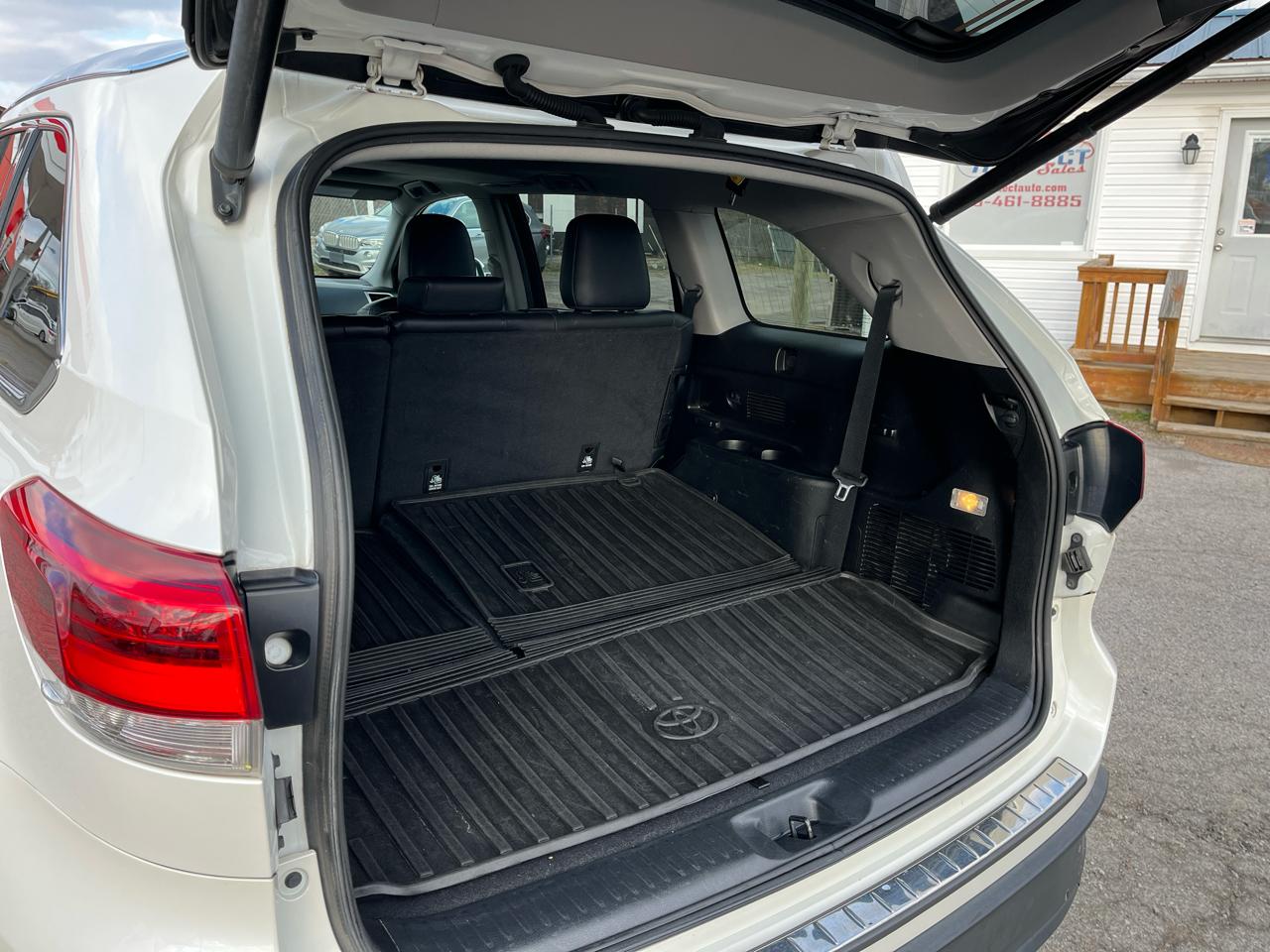 Toyota Highlander XLE AWD V6 2019