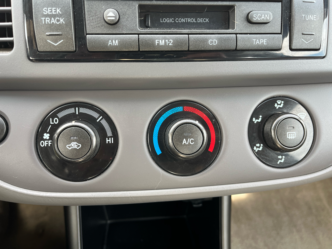 Toyota Camry 4dr Sdn LE Auto 2003