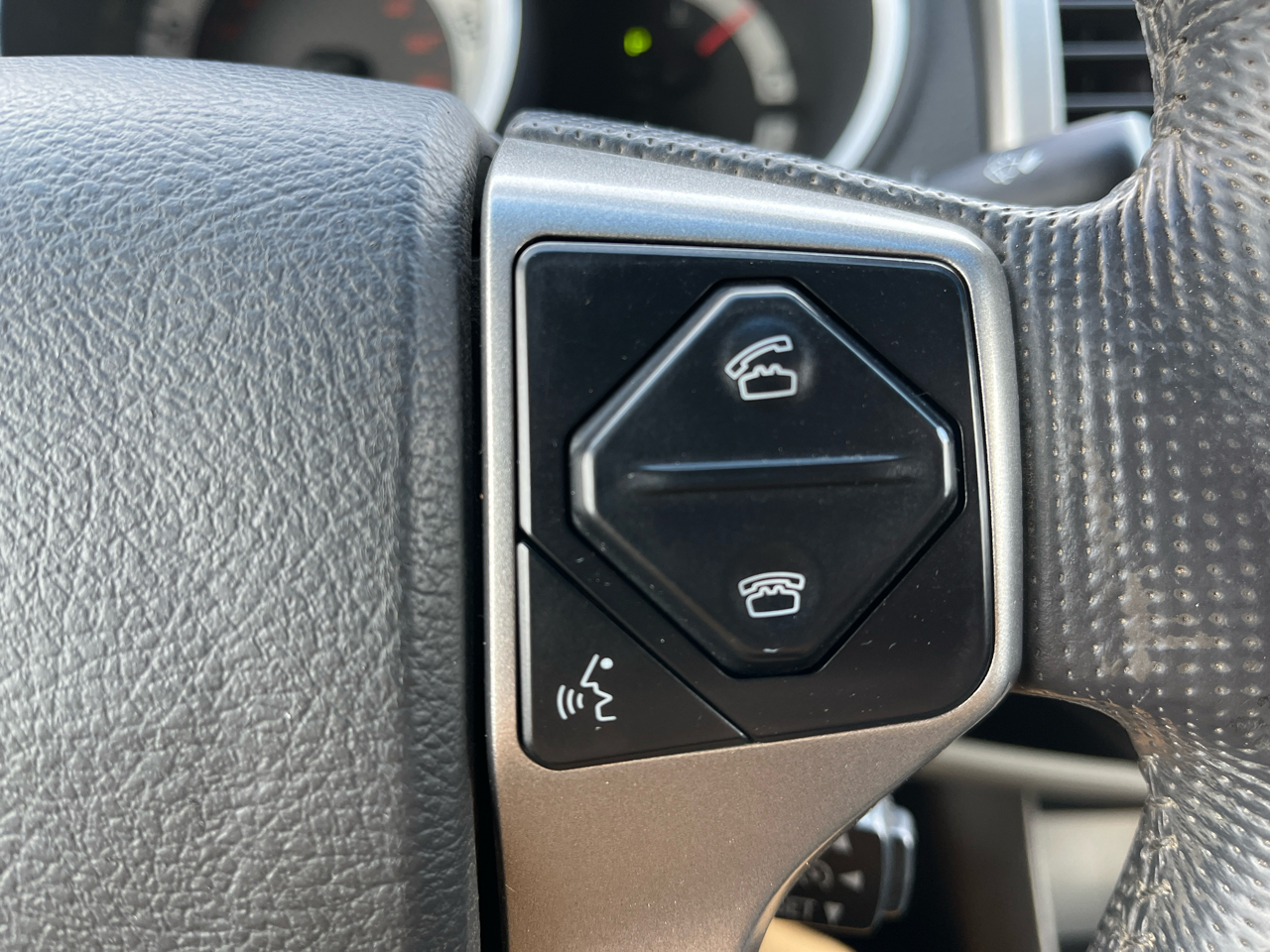 Toyota Tacoma 4WD Double Cab LB V6 AT TRD Sport (Natl) 2014