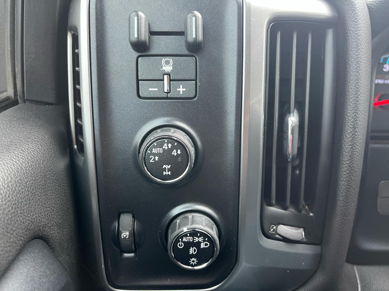 Chevrolet Silverado 1500 4WD Crew Cab 143.5" LT w/2LT 2014