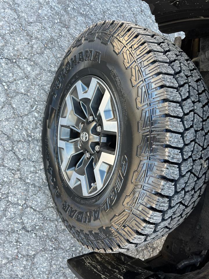 Toyota Tacoma 4WD Double Cab V6 MT TRD Off Road (Natl) 2016