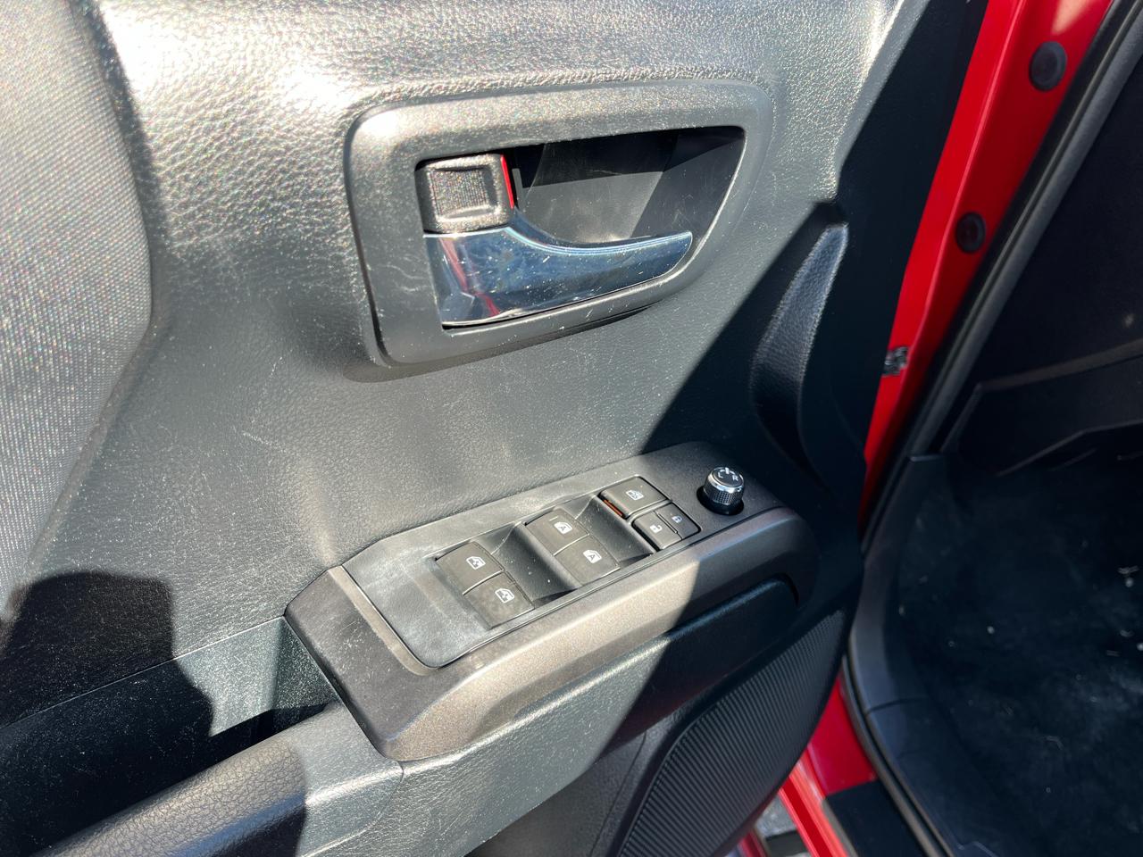 Toyota Tacoma 4WD Double Cab V6 MT TRD Off Road (Natl) 2016