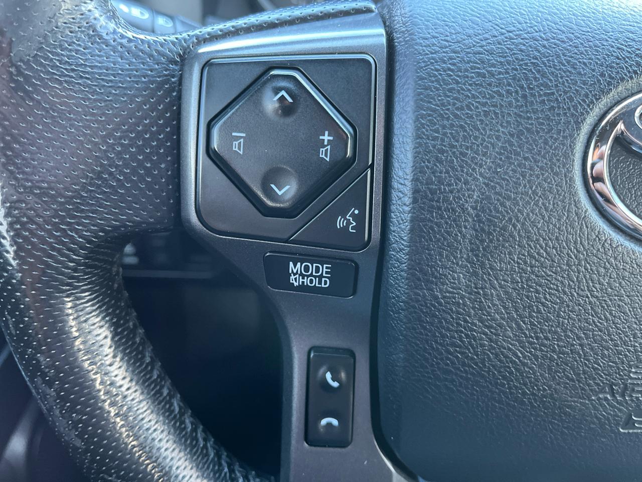 Toyota Tacoma 4WD Double Cab V6 MT TRD Off Road (Natl) 2016