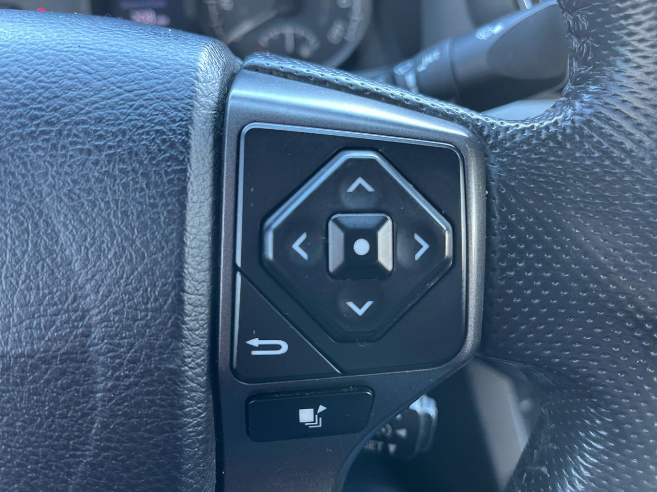 Toyota Tacoma 4WD Double Cab V6 MT TRD Off Road (Natl) 2016