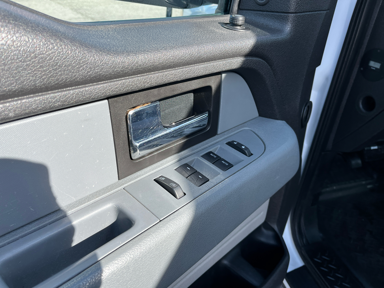 Ford F-150 4WD SuperCrew 145" King Ranch 2014