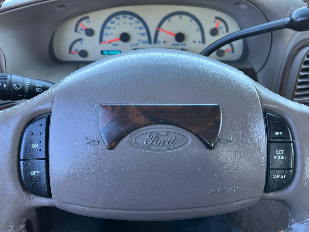 Ford F-150 Supercab 139" XLT 2000