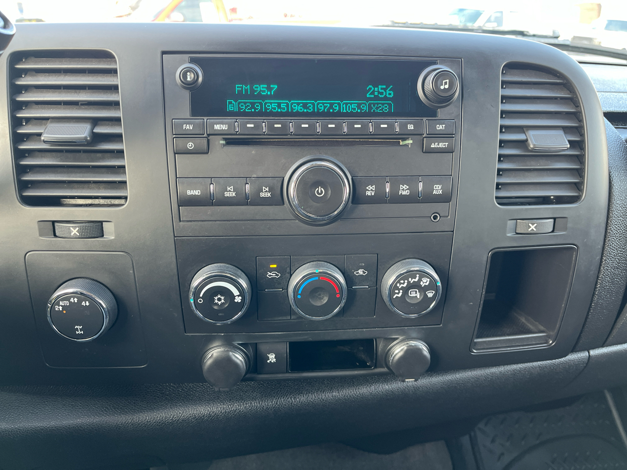 Chevrolet Silverado 1500 4WD Crew Cab 143.5" LT 2009