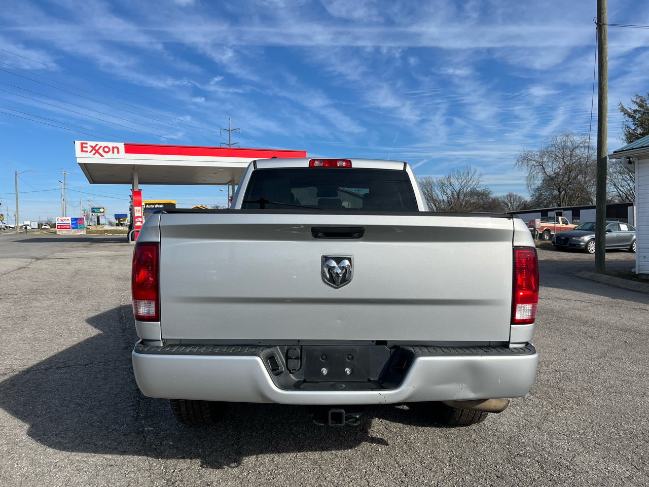 RAM 1500 2WD Quad Cab 140.5" Express 2015