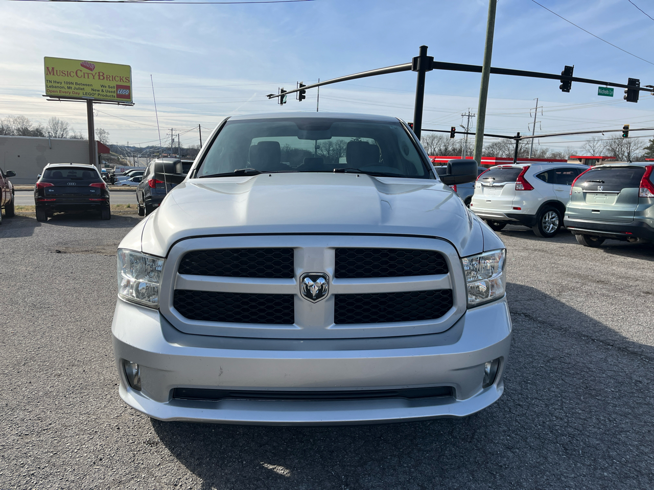 RAM 1500 2WD Quad Cab 140.5" Express 2015
