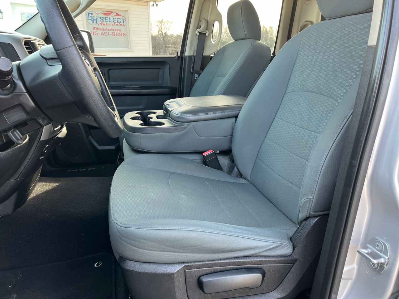 RAM 1500 2WD Quad Cab 140.5" Express 2015