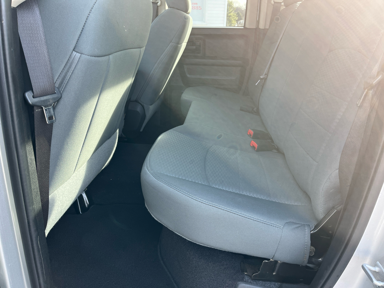 RAM 1500 2WD Quad Cab 140.5" Express 2015