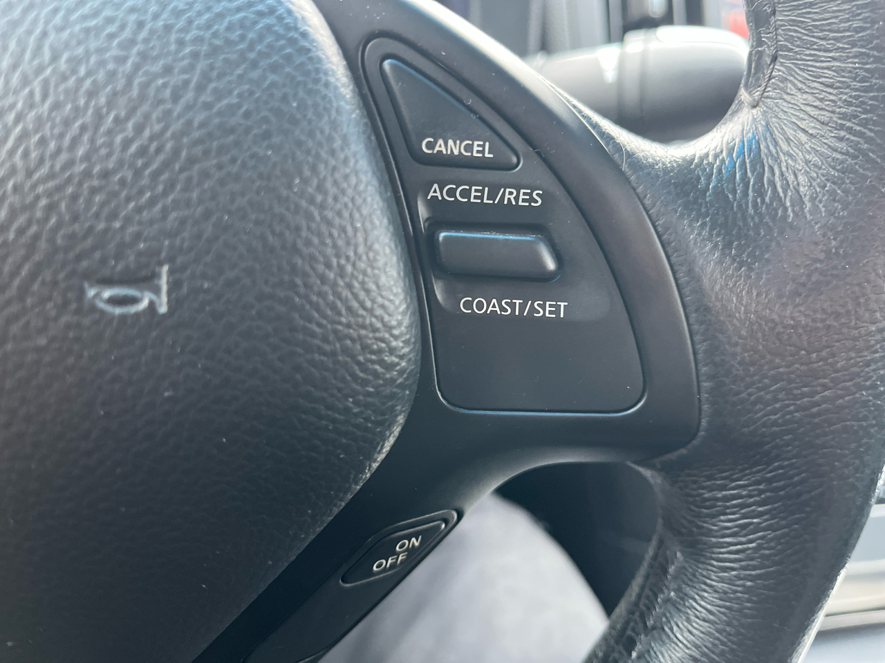 Infiniti G37 Sedan 4dr x AWD 2012