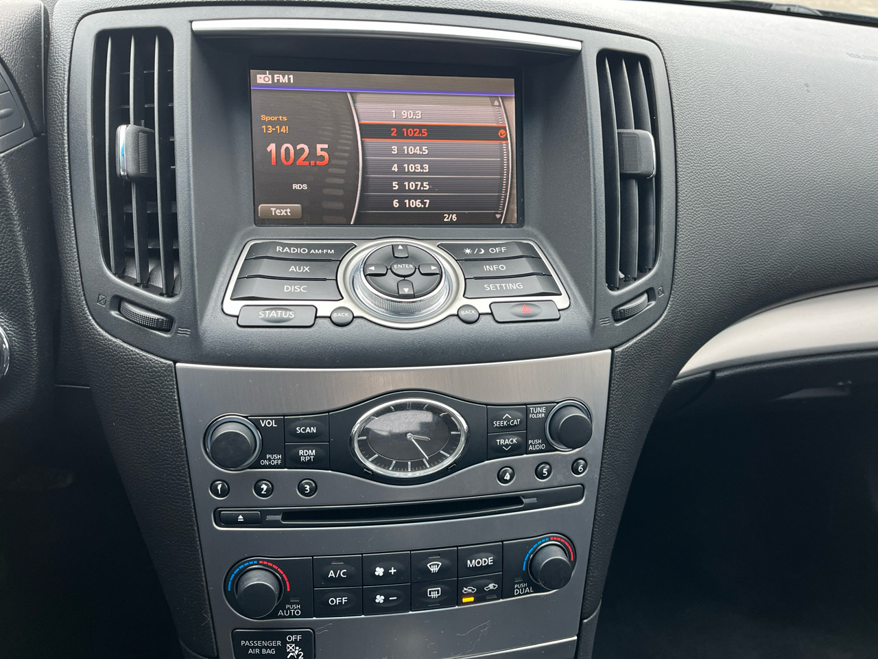 Infiniti G37 Sedan 4dr x AWD 2012