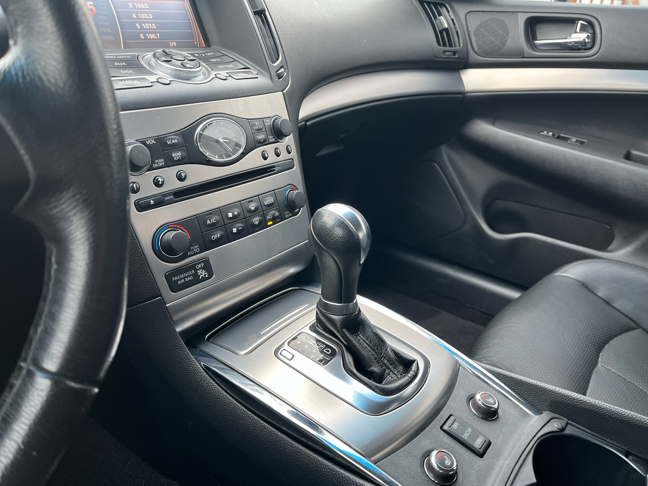 Infiniti G37 Sedan 4dr x AWD 2012