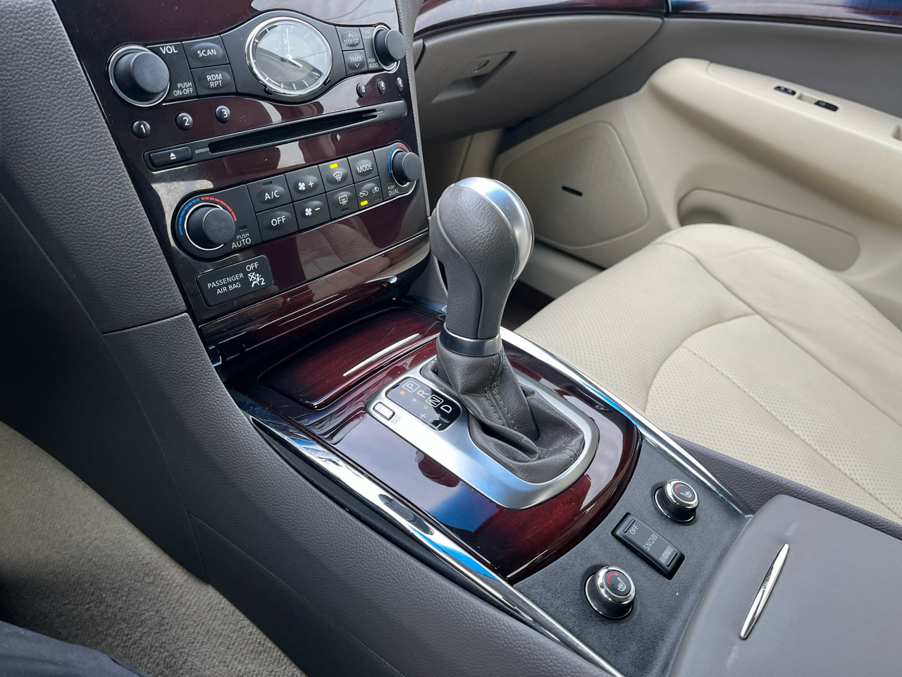 Infiniti G37 Sedan 4dr x AWD 2013