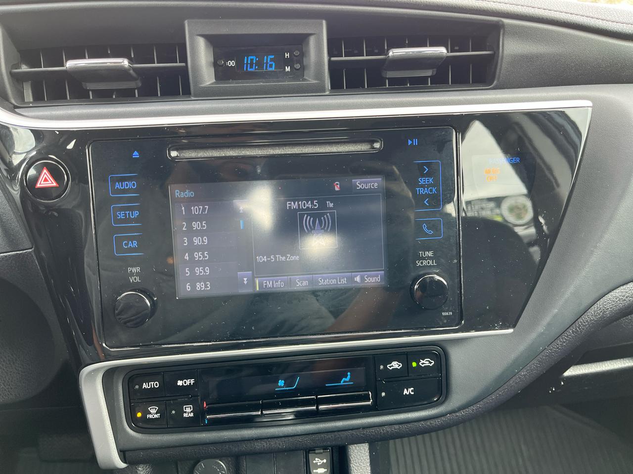 Toyota Corolla LE 2019