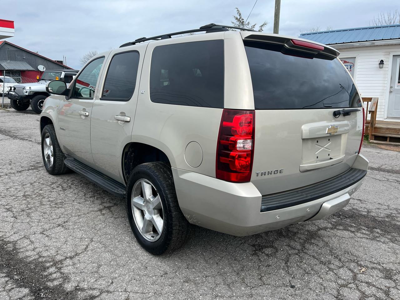 Chevrolet Tahoe 4WD 4dr 1500 LT 2011