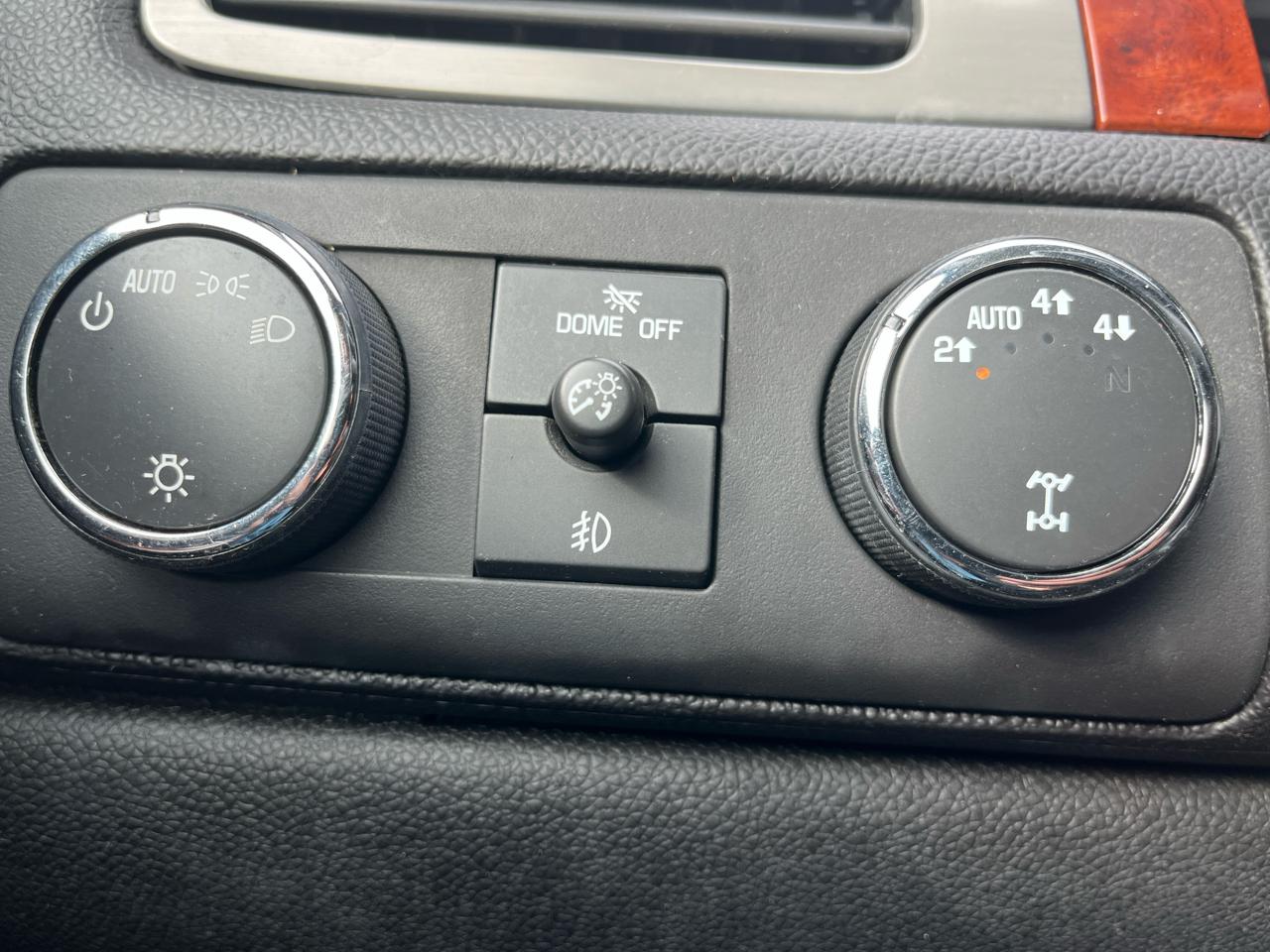 Chevrolet Tahoe 4WD 4dr 1500 LT 2011