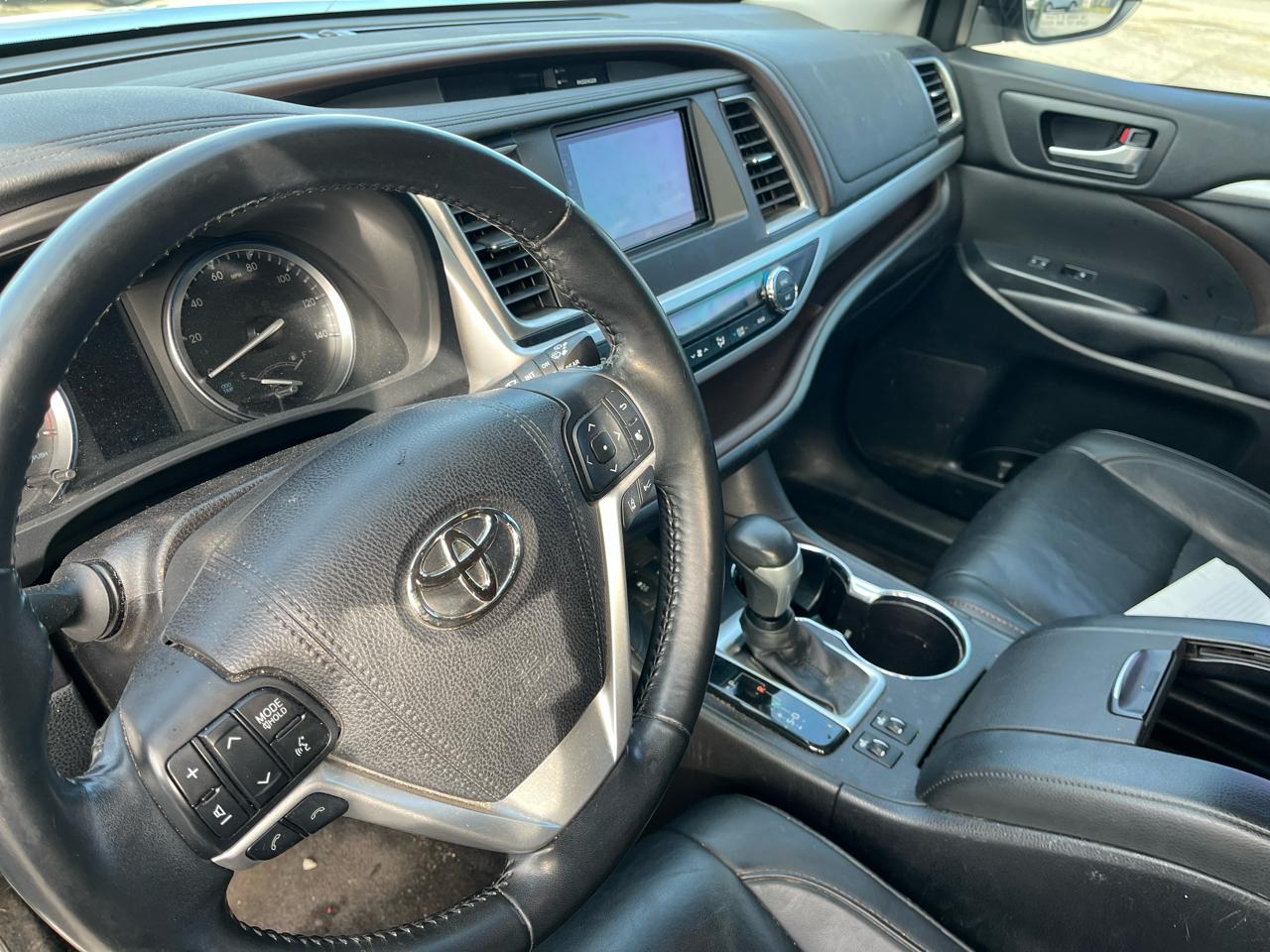 Toyota Highlander XLE 4D SUV AWD 2018