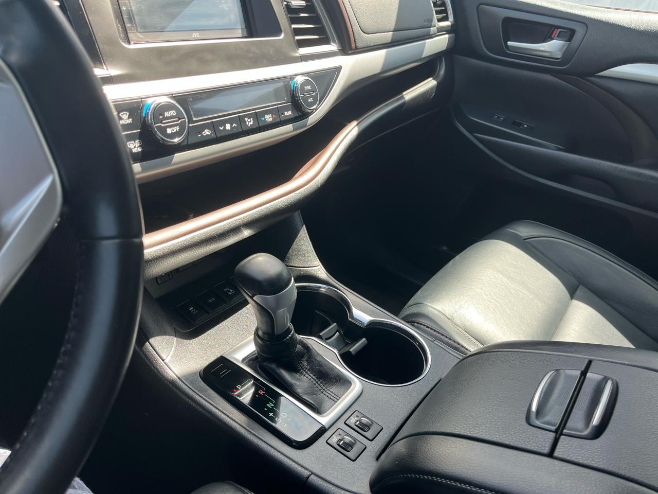 Toyota Highlander XLE 4D SUV AWD 2018