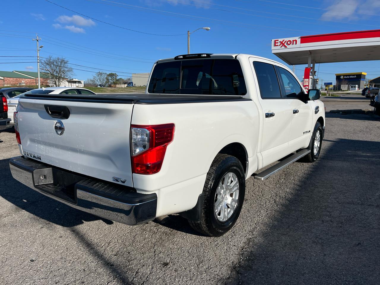 Nissan Titan 4x2 Crew Cab SV 2017