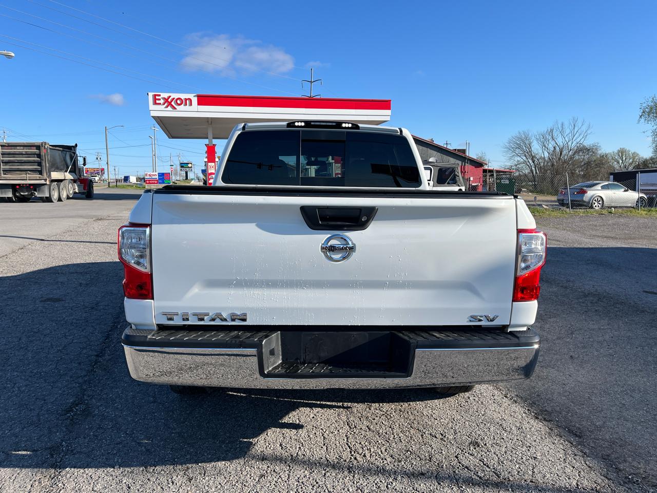 Nissan Titan 4x2 Crew Cab SV 2017