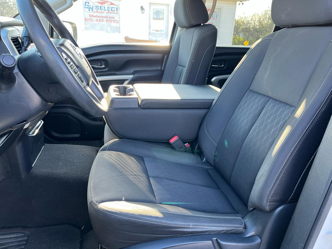 Nissan Titan 4x2 Crew Cab SV 2017