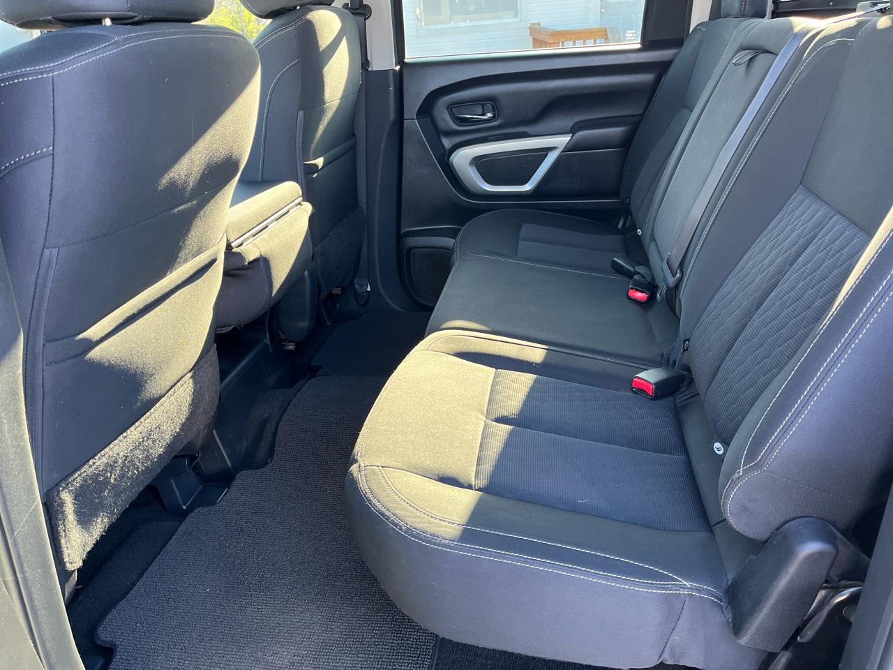 Nissan Titan 4x2 Crew Cab SV 2017