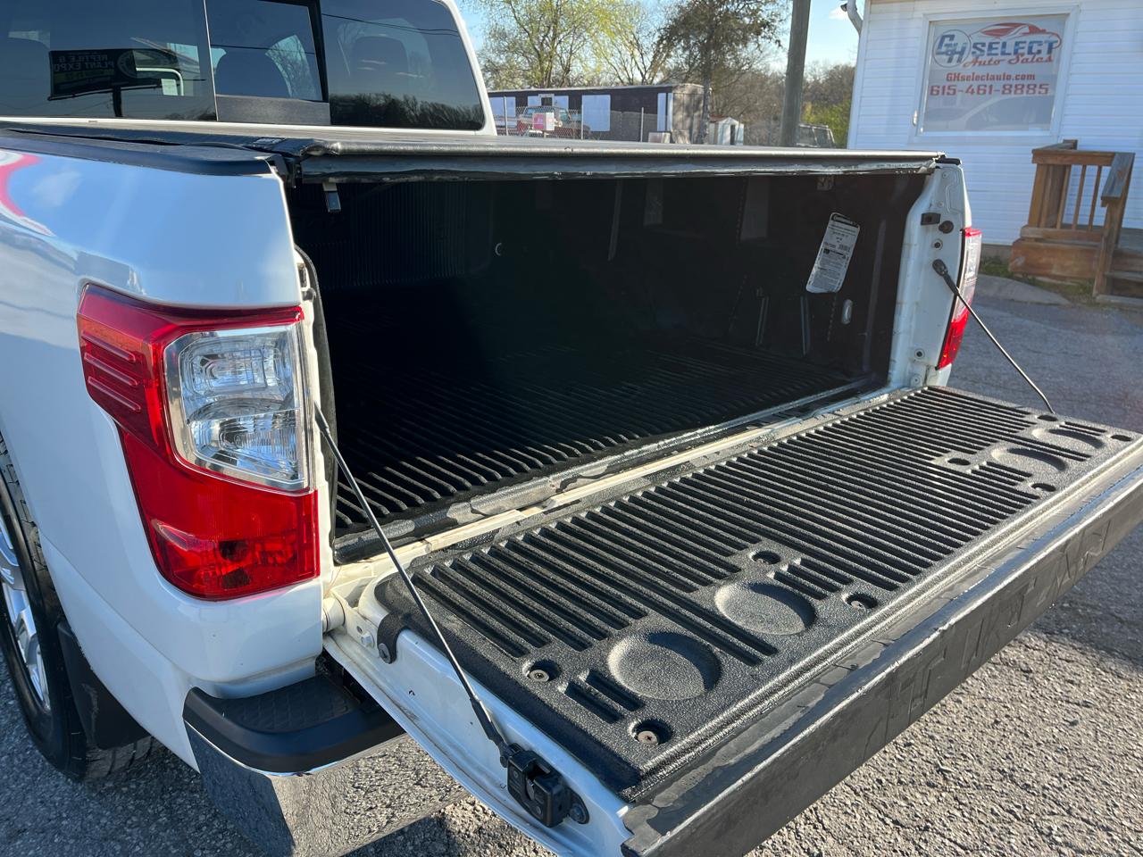 Nissan Titan 4x2 Crew Cab SV 2017