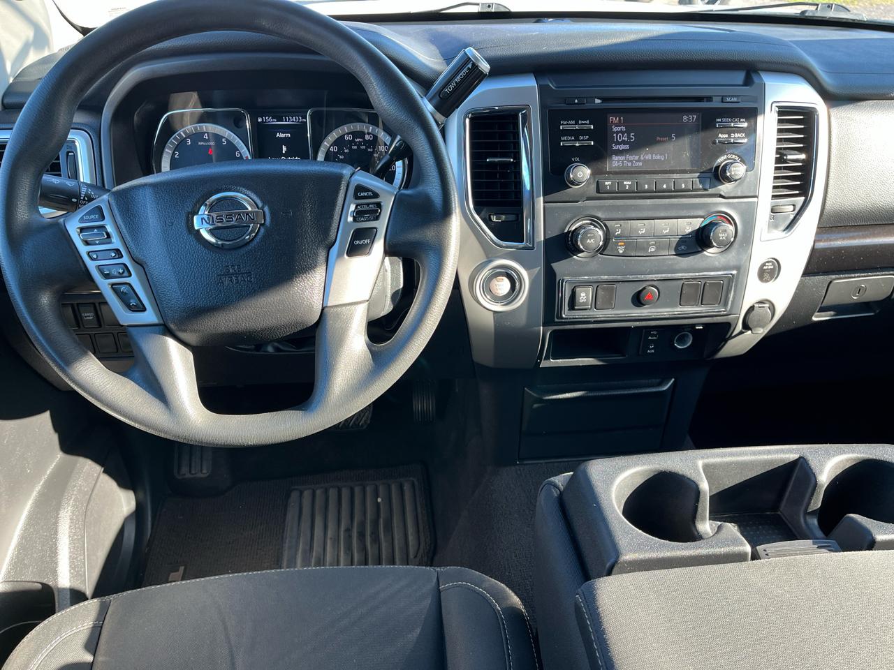 Nissan Titan 4x2 Crew Cab SV 2017