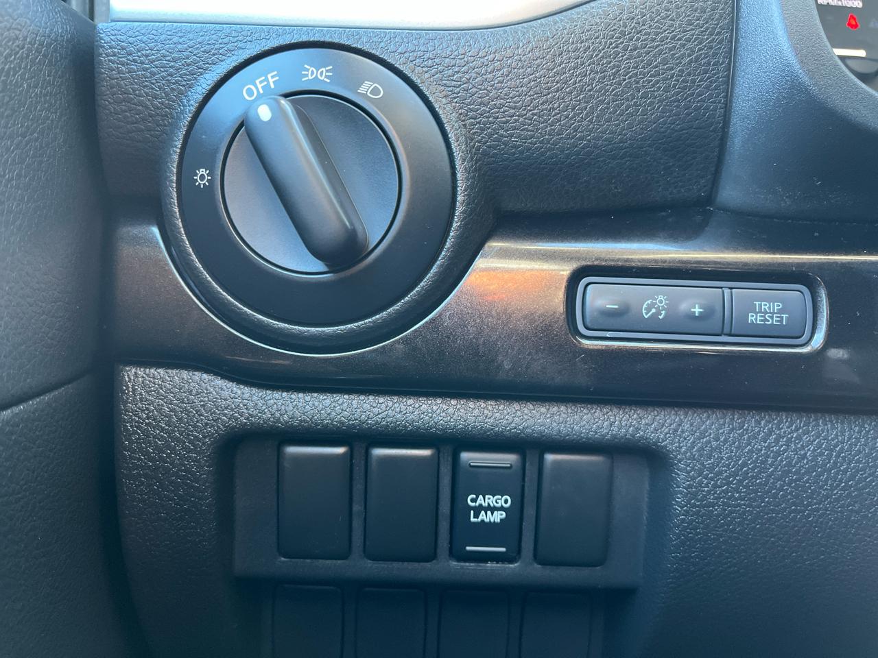 Nissan Titan 4x2 Crew Cab SV 2017