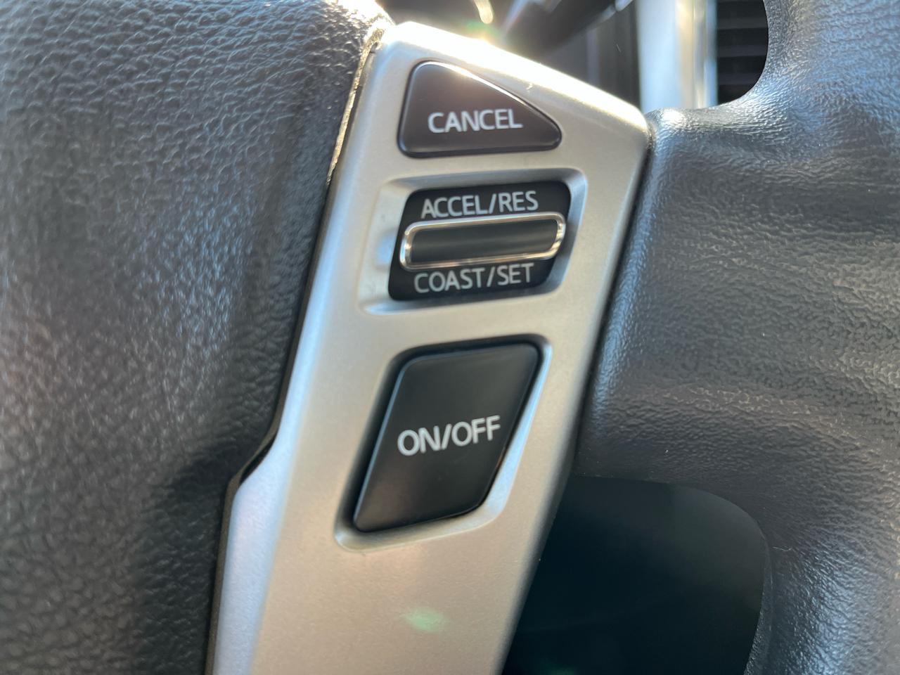 Nissan Titan 4x2 Crew Cab SV 2017