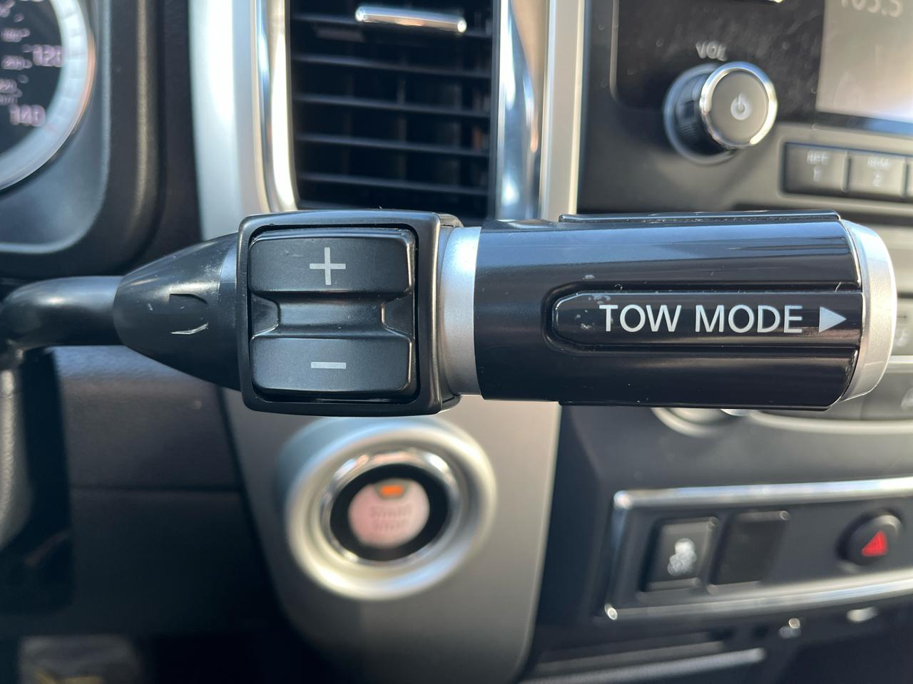 Nissan Titan 4x2 Crew Cab SV 2017