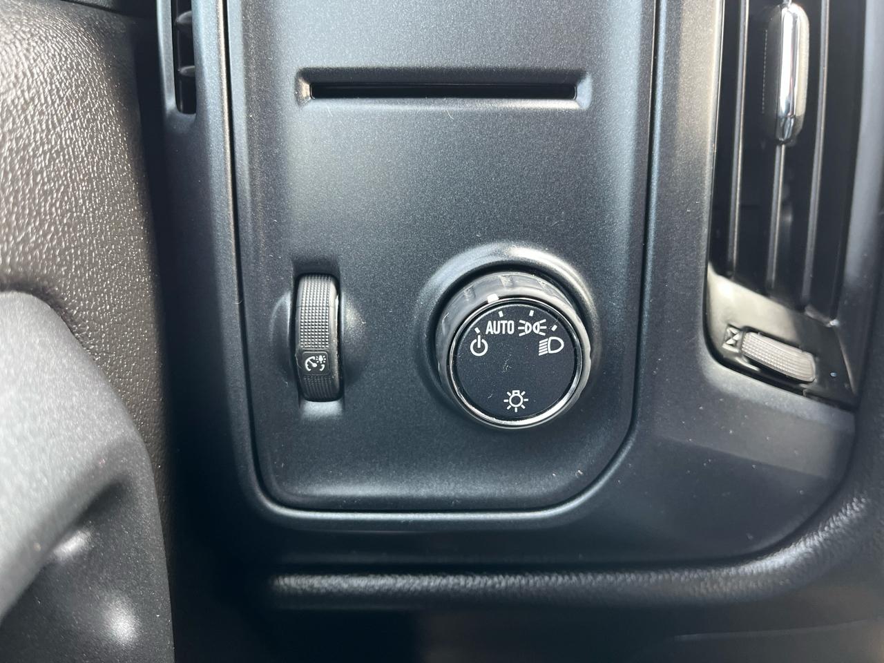 Chevrolet Silverado 1500 2WD Double Cab 143.5" Custom 2017