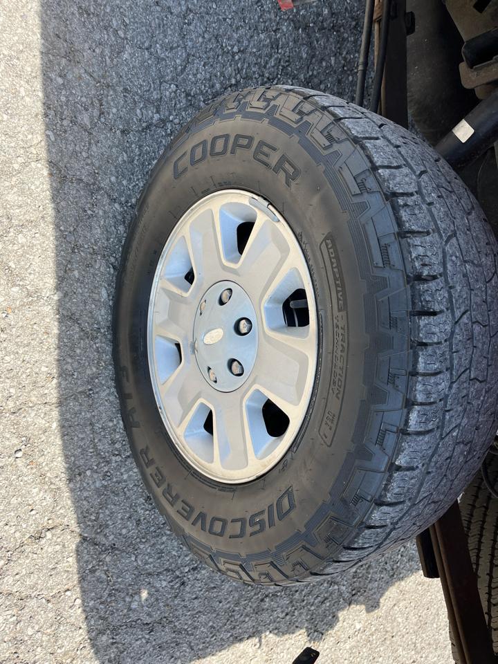 Ford F-150 4WD Reg Cab 126" STX 2012