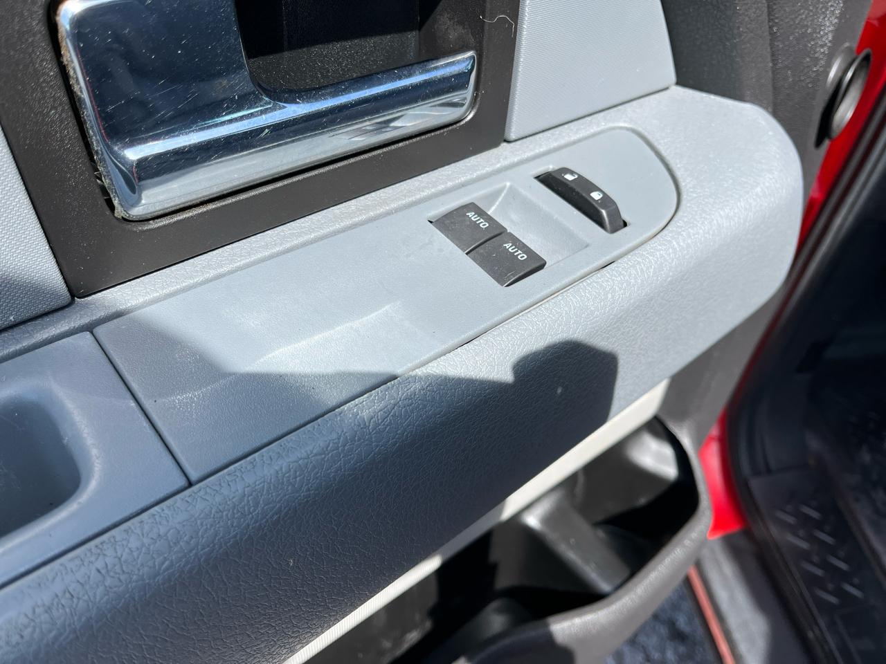 Ford F-150 4WD Reg Cab 126" STX 2012