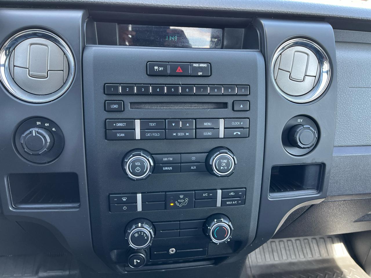 Ford F-150 4WD Reg Cab 126" STX 2012