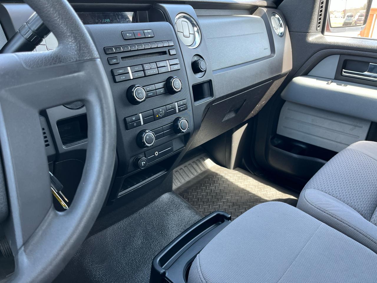 Ford F-150 4WD Reg Cab 126" STX 2012